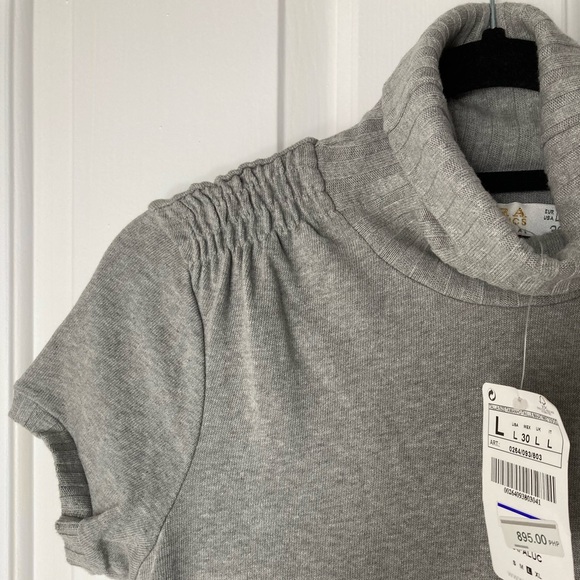 Zara Short-Sleeved Turtleneck Sweater - Picture 3 of 9